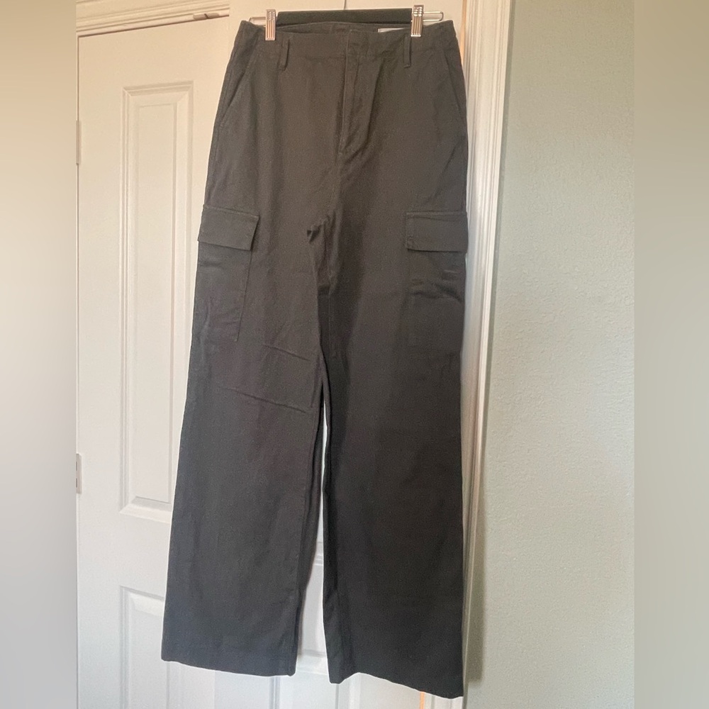 GAP TALL Loose Khaki Cargo Pants - EUC GRAY
